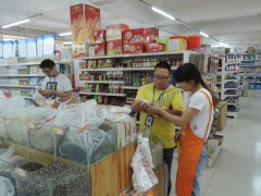 彻查食品卫生安全隐患，确保市民吃上放心食品