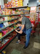 新密市城关镇食药监所认真检查辖区            学校食堂避免集体食物中毒现象发生