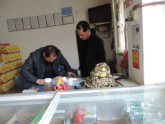 新密平陌镇食药监督管理所开展春季流通环节监督管理检查