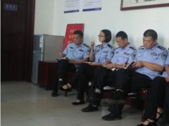 米村派出所情系群众解决辖区贫困户无户口人员入户问题